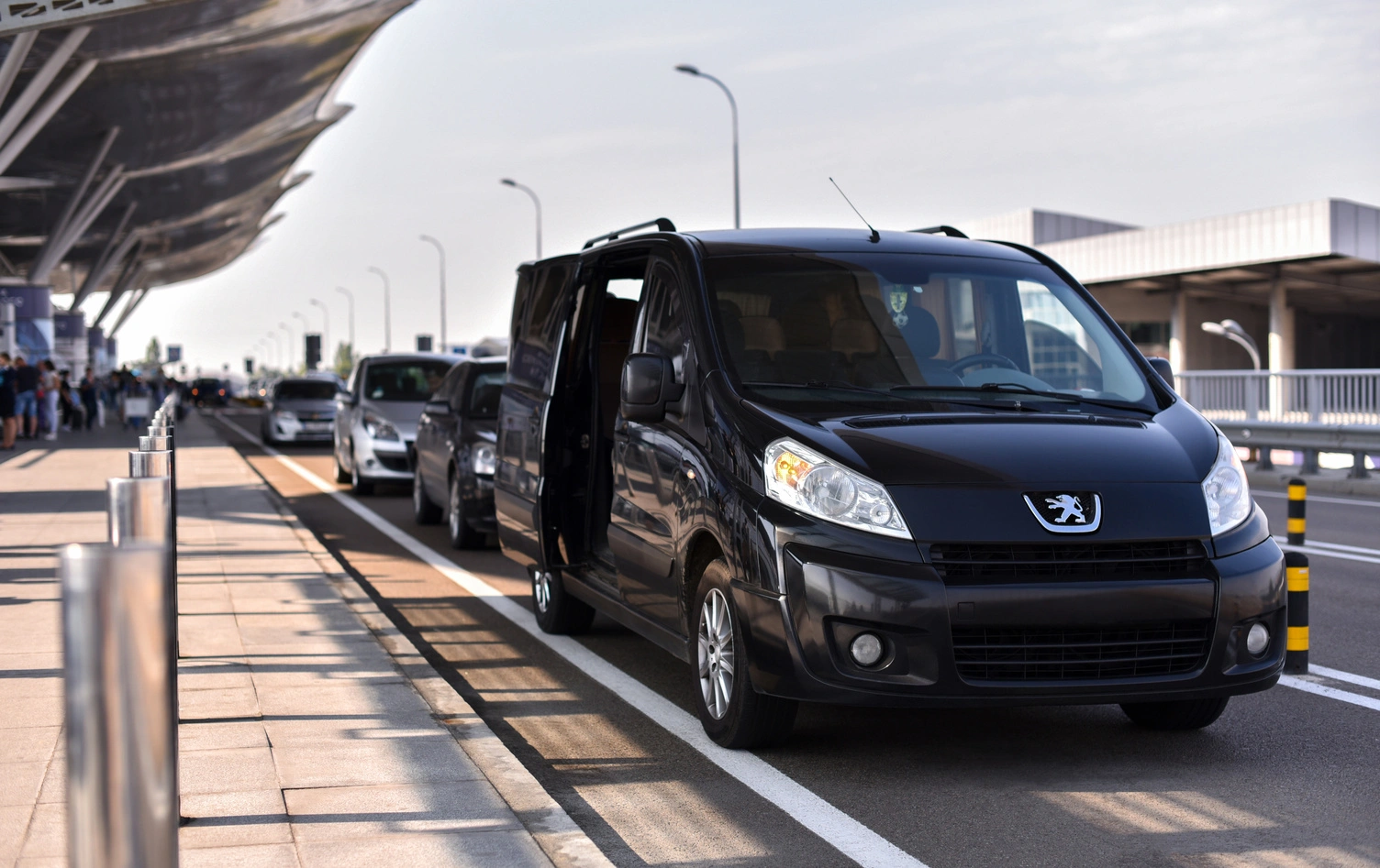Maxi taxi Melbourne Airport Tullamarine, 24/7 airport transfers